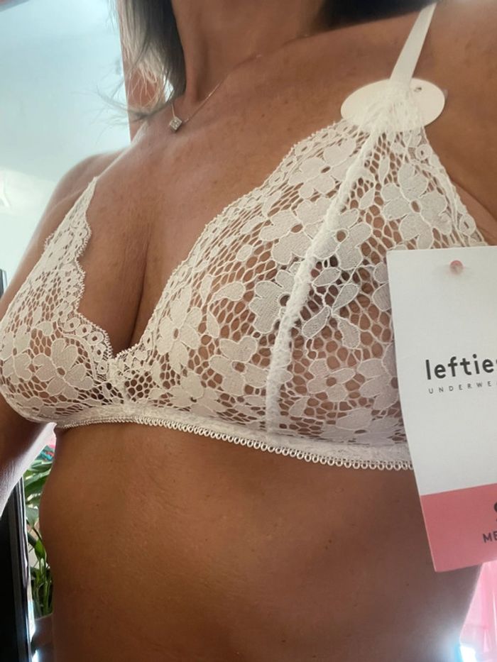 Soutien gorge blanc en dentelle neuf - photo numéro 3
