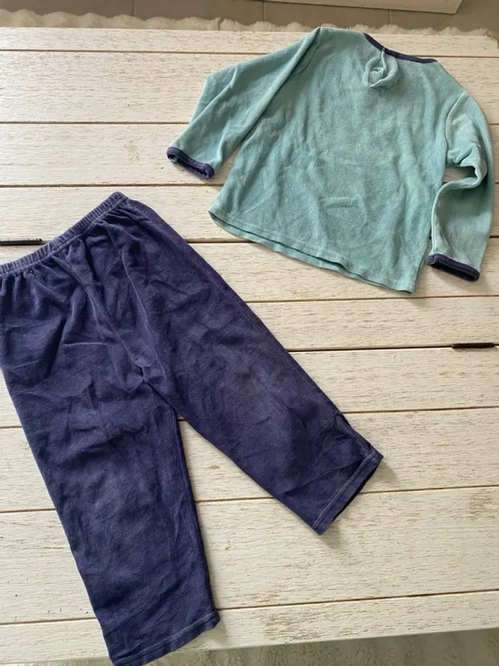 Lot pyjamas deux pièces velours 3 ans - photo numéro 8