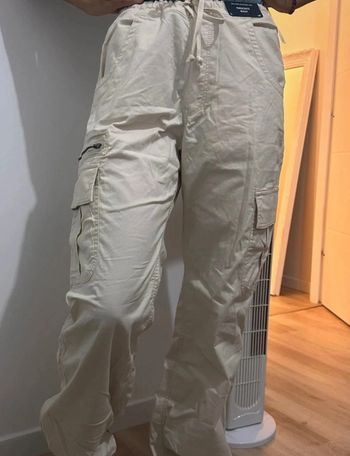 Pantalon Parachute Crème Baggy Taille S Neuf avec étiquette Hollister