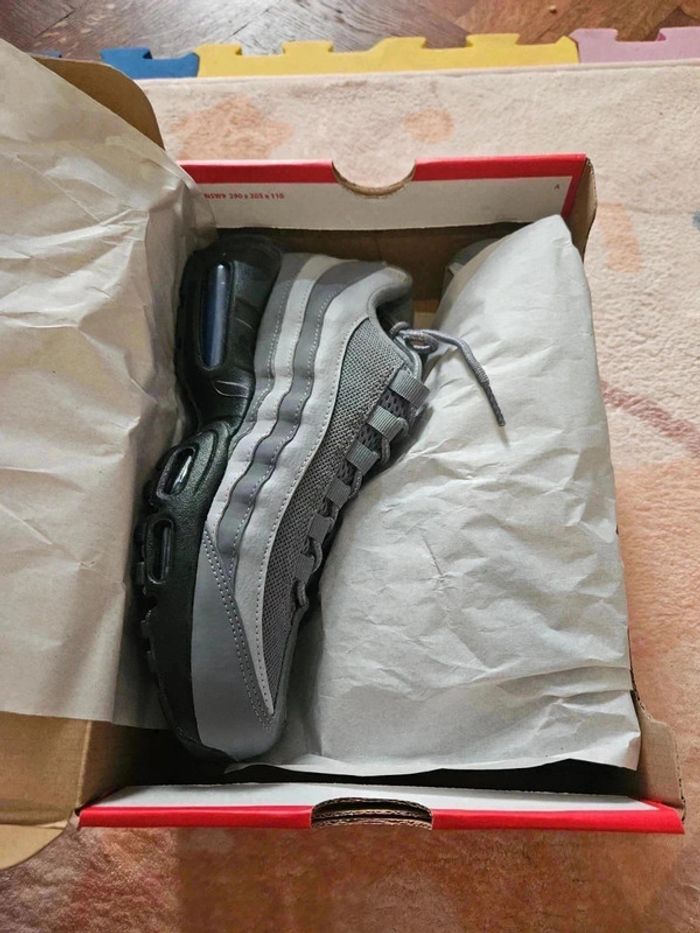 Nike Air Max 95 gris frais bleu coureur taille 40 - photo numéro 2