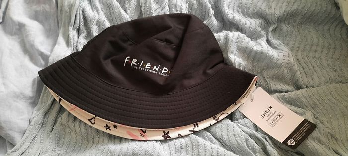 Chapeau Friends neuve et dans l'emballage d'origine - photo numéro 2
