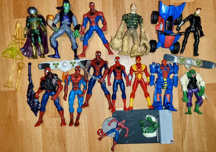 Lot de figurine super héros Marvel Avengers Walt Disney the Amazing Spider-Man l'homme araignée