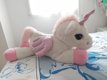 Peluche grande licorne.