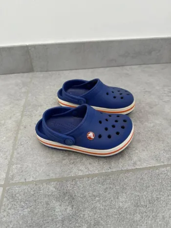 Sabots Crocs enfants bleu taille 7 soit 23-24 en super état