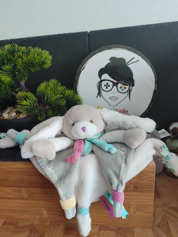 Doudou Et Compagnie carré plat Chien Toopi gris blanc DC3073 Blanc Rose Vert