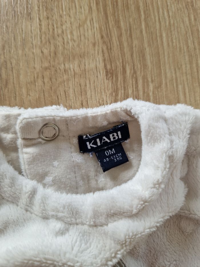 🤍 Pyjama en velours blanc tout doux – Kiabi – Taille naissance (48 cm) - photo numéro 3