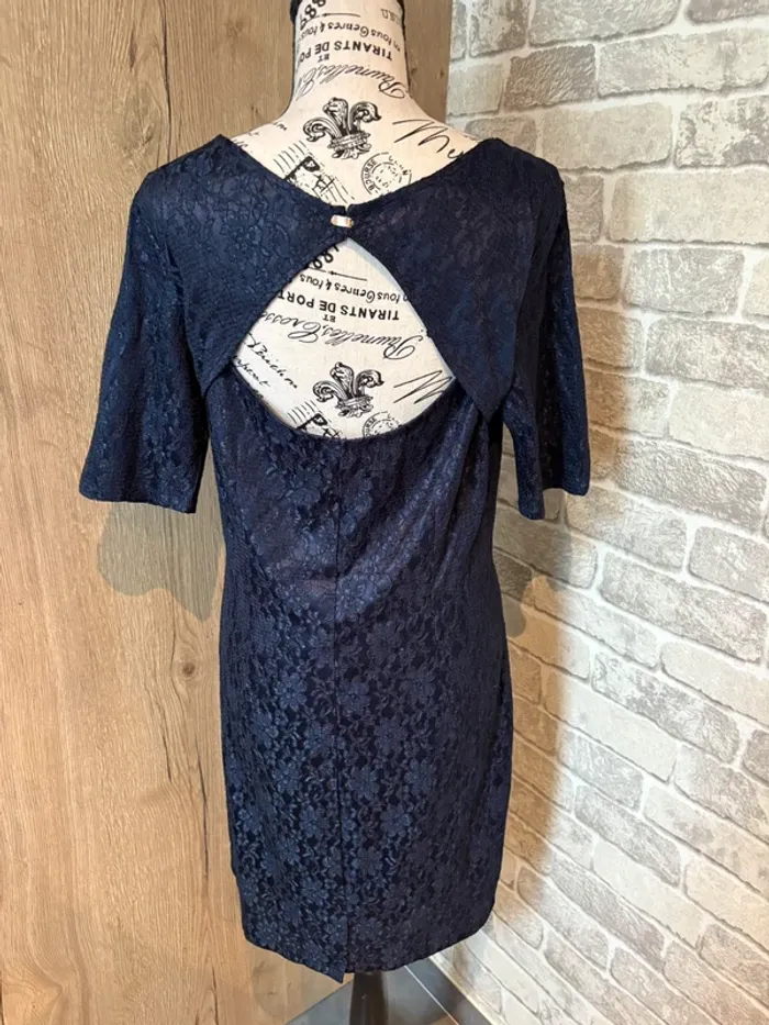 Robe dentelle bleue nuit taille 44 - photo numéro 3