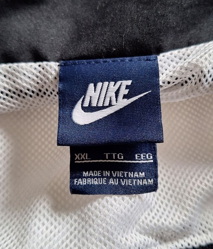 Veste de sport zippée Nike noire et blanche - photo numéro 7