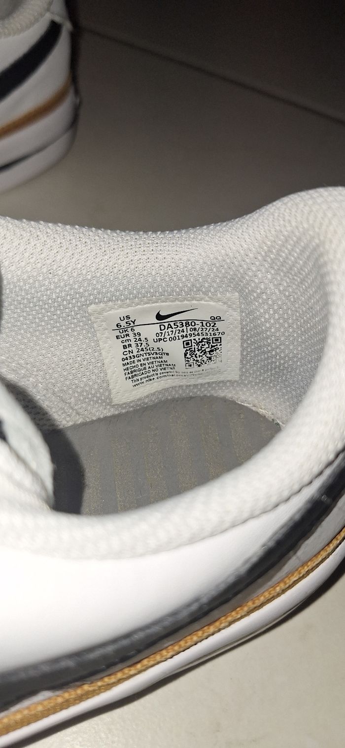 Basket Nike T39 très bon état - photo numéro 3