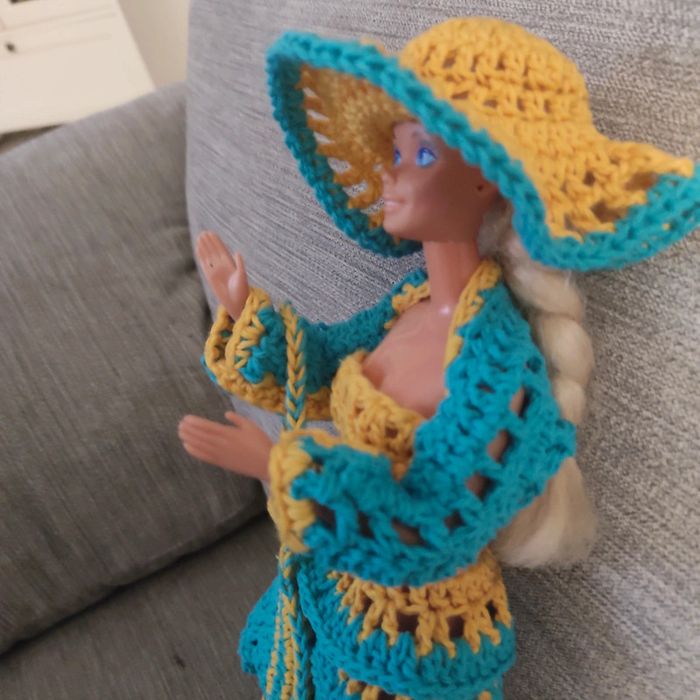 Vêtements pour Barbie 3 € - photo numéro 3