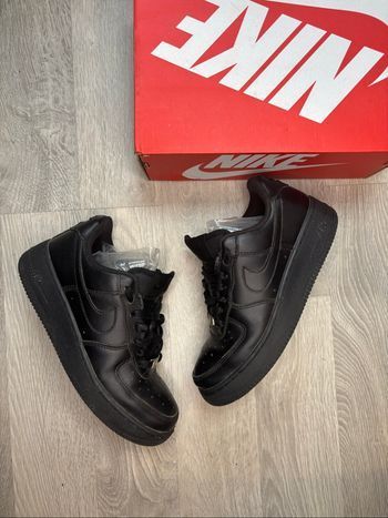 Nike Air force triple black enfant