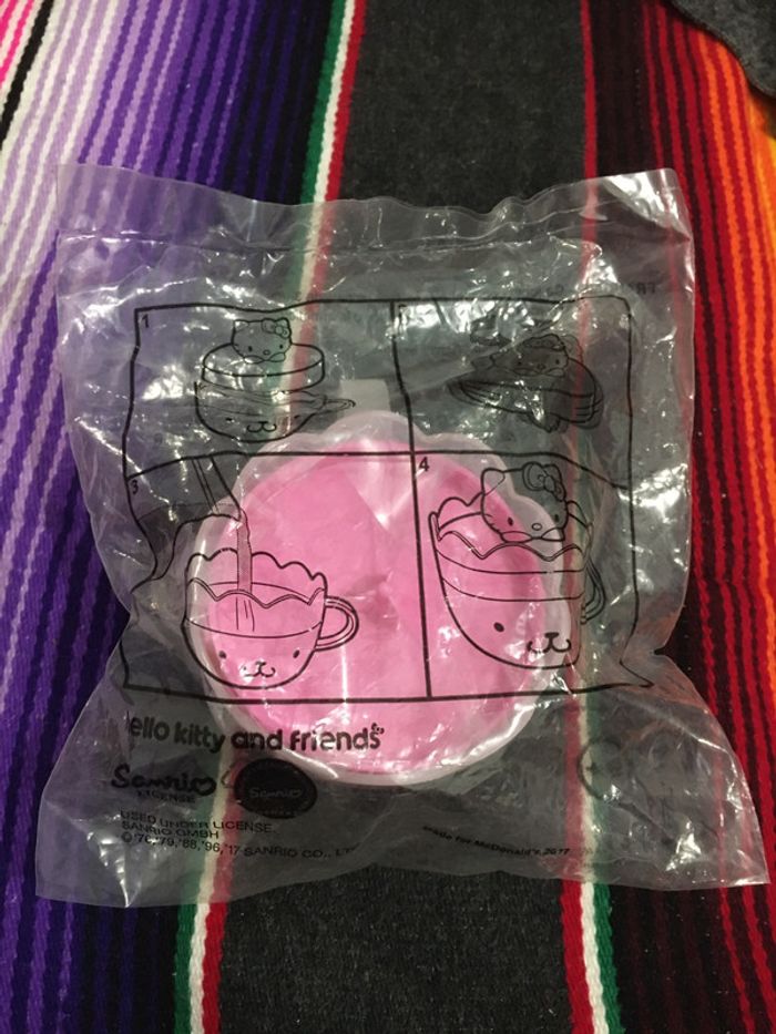 Jouet McDonald’s tasse hello kitty and friends - photo numéro 2
