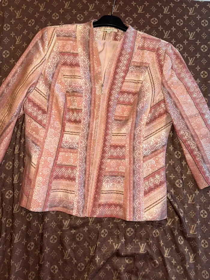 Belle veste Jaqueline Riu taille 46