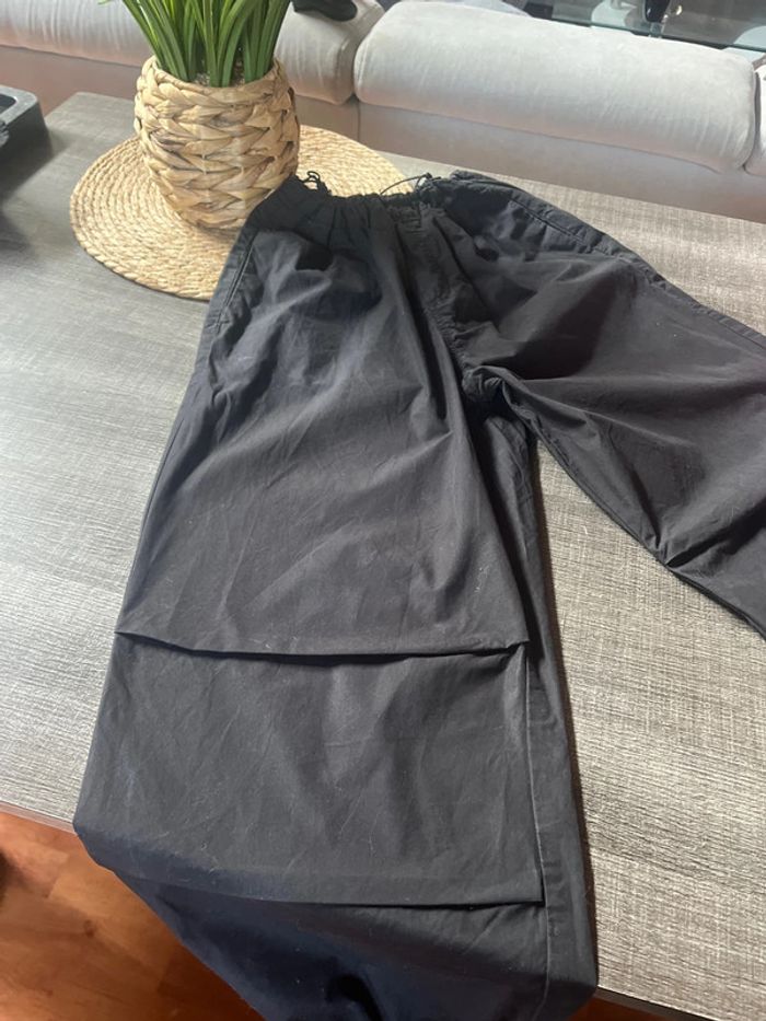 Pantalon noir, large, taille 38 de marque Jennyfer - photo numéro 2