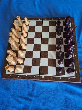 Jeu d'échecs coffret bois