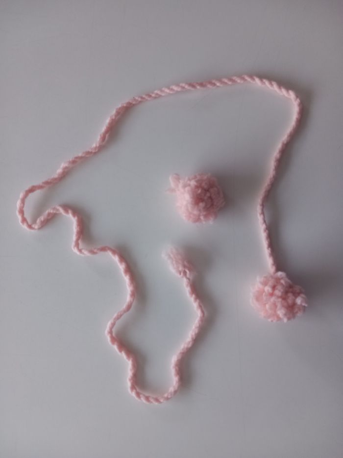 Pompons et cordelette DIY