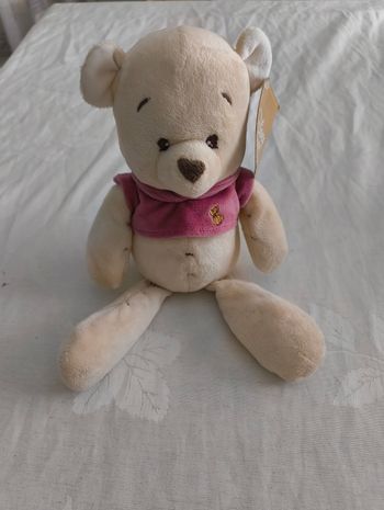 Doudou winnie l'ourson ( neuf)