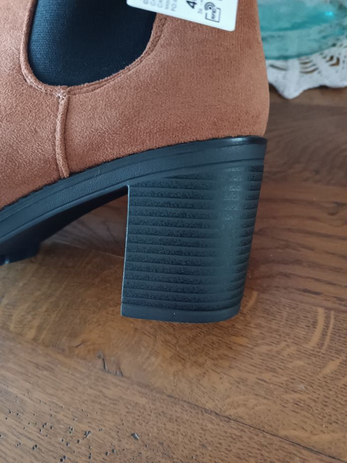 Bottines, Boots taille 40 - photo numéro 2