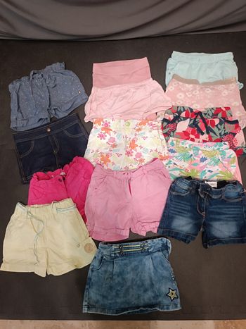 Lot de 9 shorts et 1 jupe
