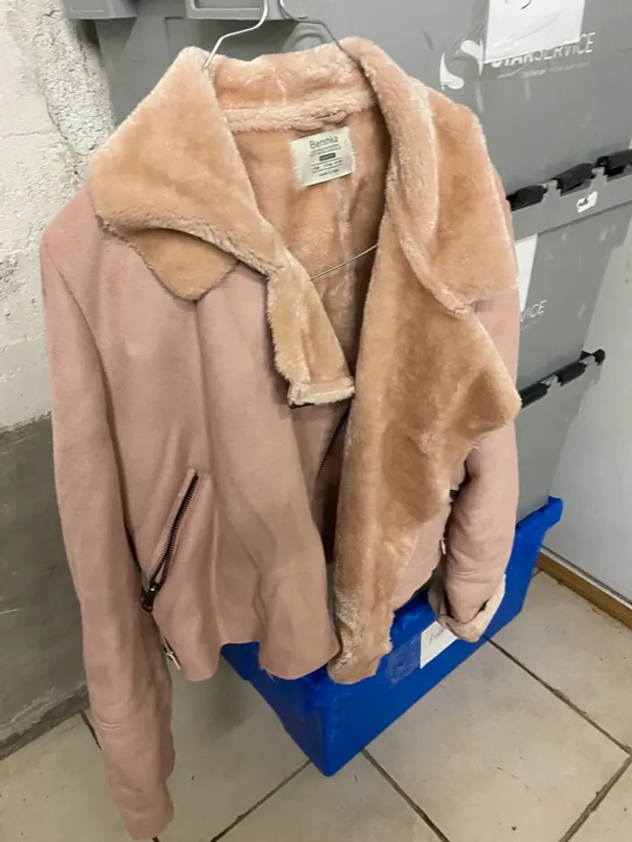 Veste femme perfecto daim bershka m bon état