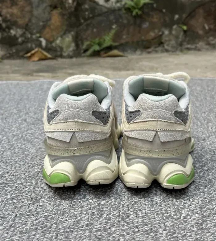 New Balance 9060 'Olivine Lichen Green' Taille 37.5 - photo numéro 5