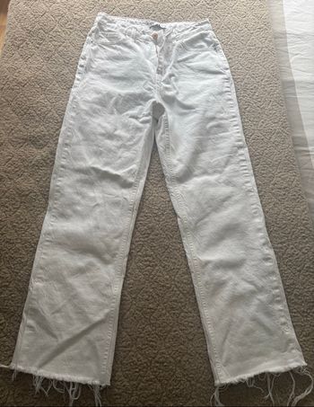 Jean blanc droit Zara taille 36 - ourlets effilochés