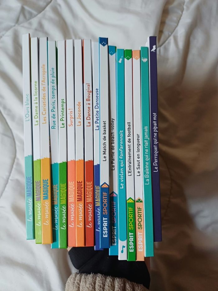 Lot 16 livres collection Hachette Jeunesse - photo numéro 2