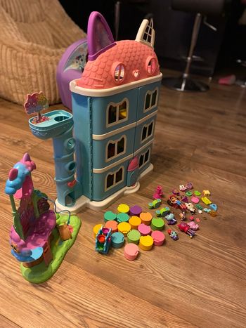 Lot maison + monde Gaby chat avec personnages et accessoires