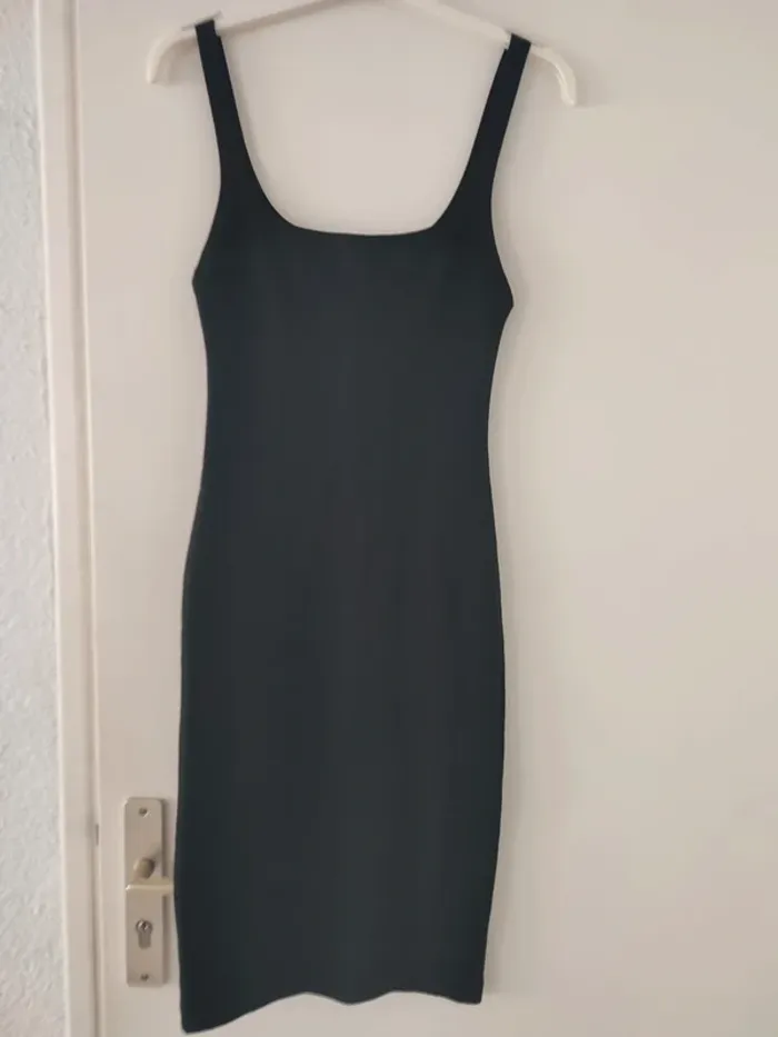 Robe moulante zara 36 - photo numéro 3