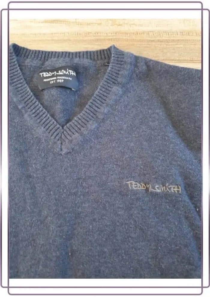 Pull Teddy Smith taille S, très bon état, 100% coton - photo numéro 2