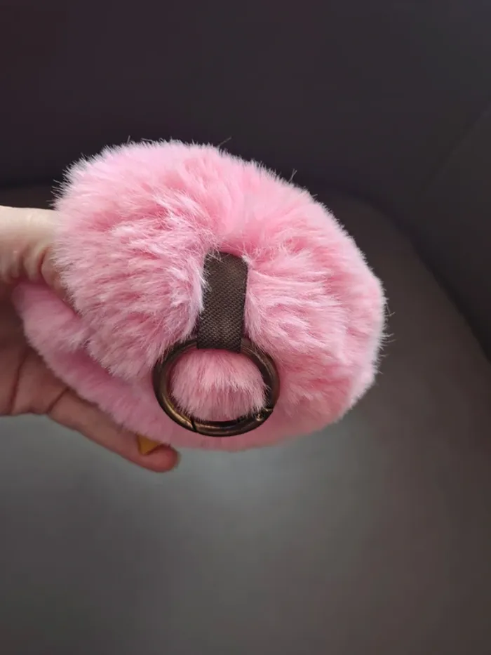 Porte-clés boule de poils de hibou rose gros yeux bleu - photo numéro 3