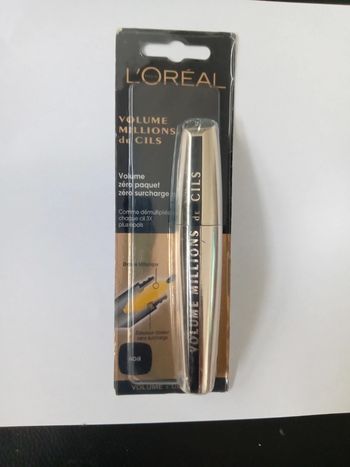 Mascara noir volume millions de cils