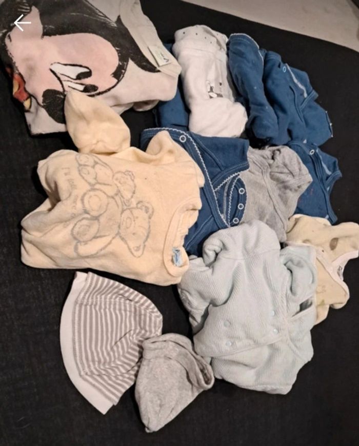 Lot vetement naissance + 1 mois + couche - photo numéro 3