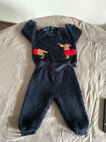 Ensemble garçon en 6/9 mois  bon état 