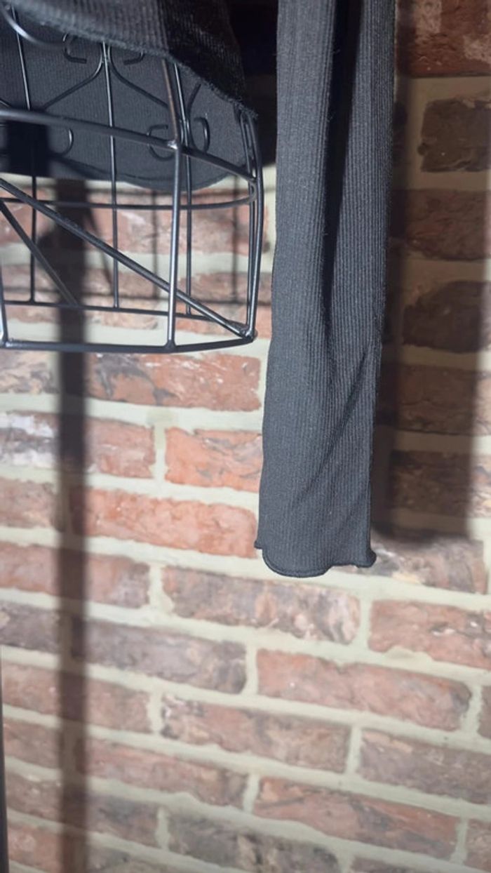 Haut a longues manches noir ligné élastique Dazy Taille S / 36 - photo numéro 8