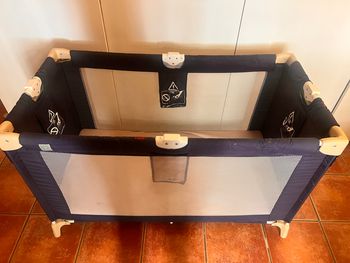 Lit parapluie avec matelas