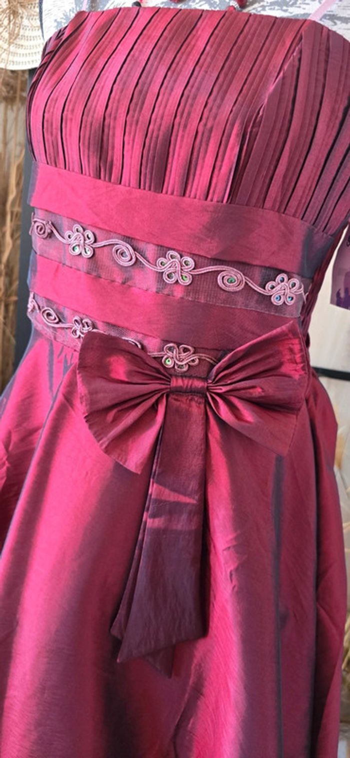 Magnifique robe de soirée neuve en satin - photo numéro 3