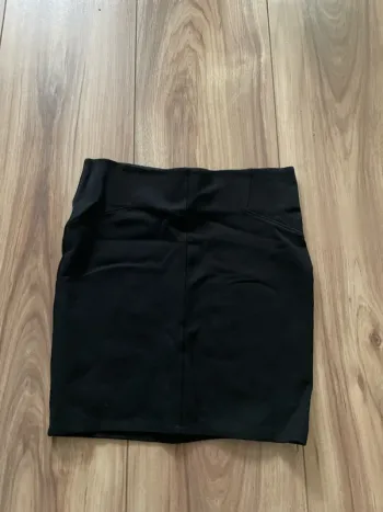 Minijupe droite Stardivarius