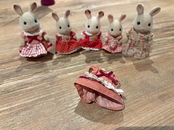 Lot de 5 lapins Sylvanians + 1 vêtement 