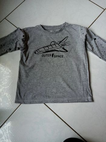 T shirt manche longue ou pull fin fusée 6a