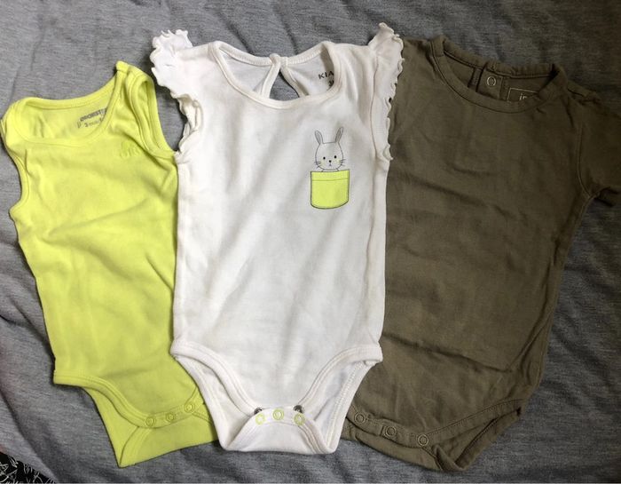 Lot 3 bodies manches courtes 3 mois
