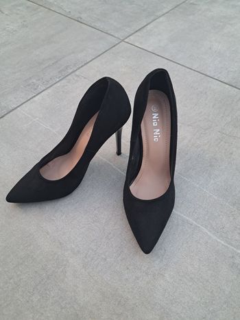 Escarpins noir talon haut en daim Nio Nio 👠