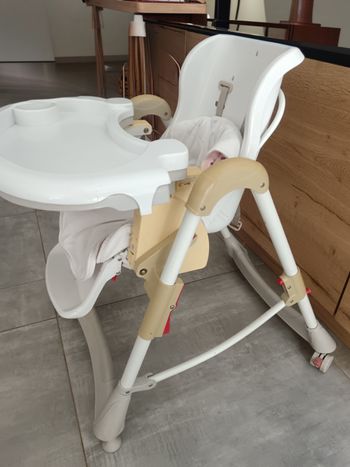 Chaise haute bébé 9