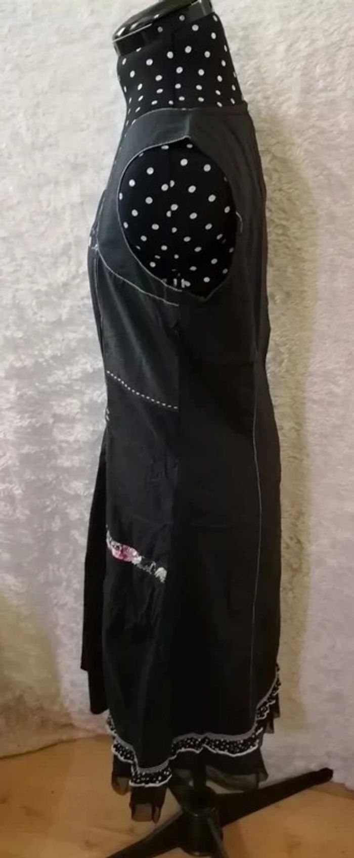Robe courte noir dentelle fleurs - photo numéro 6