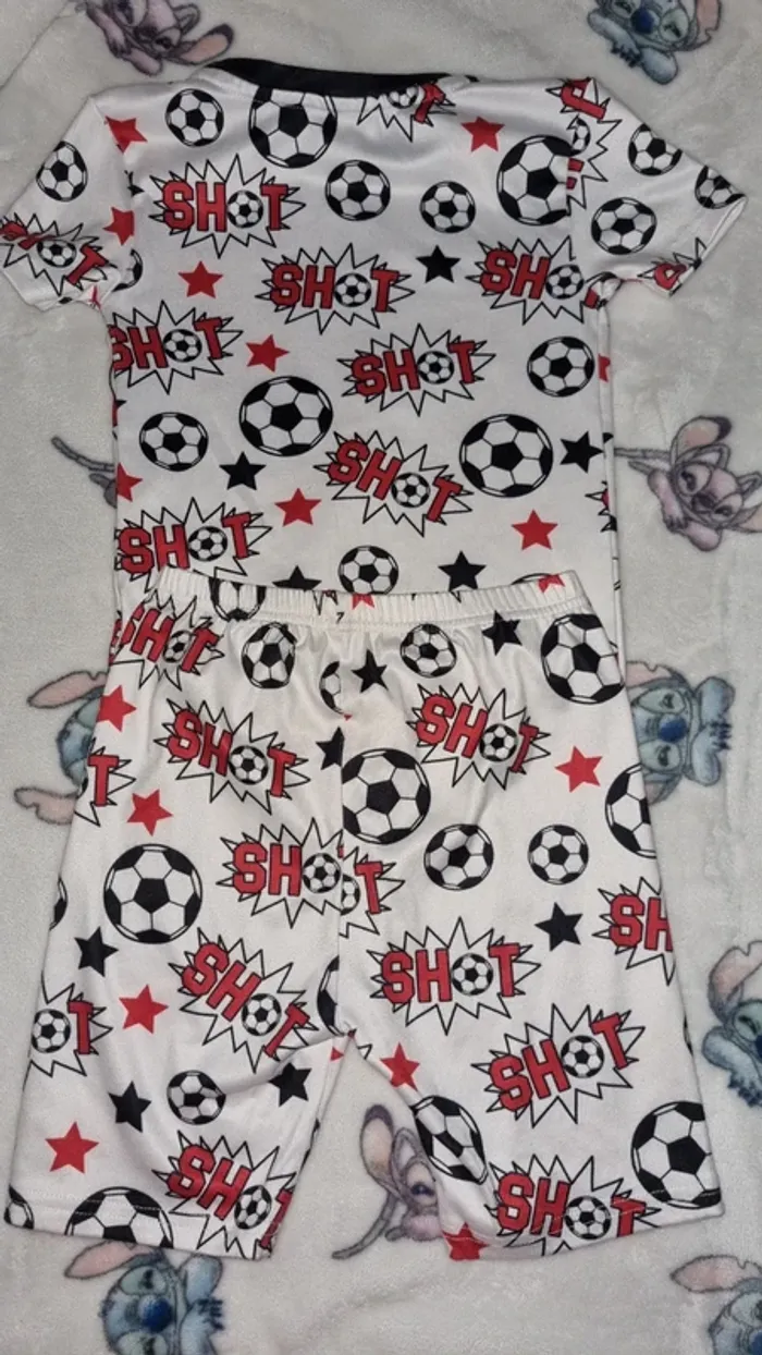 Pyjama short 6 ans en très bon état - photo numéro 2