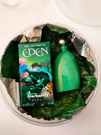 Miniature de parfum Eden Cacharel