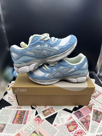Baskets ASICS GEL-NYC bleues pointure --38