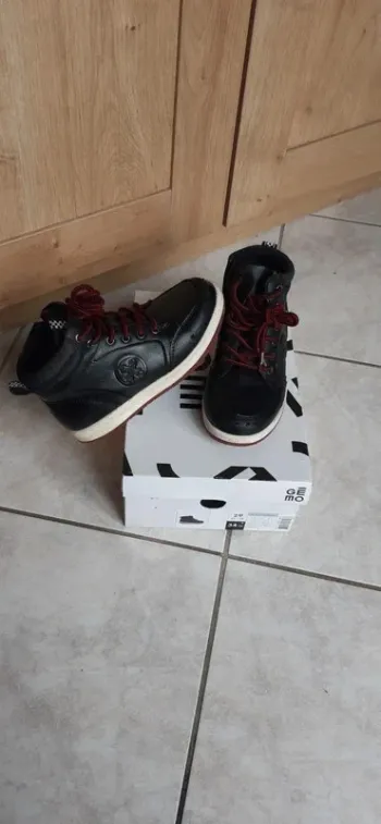 Chaussures à lacets "gémo" noires pointure 29