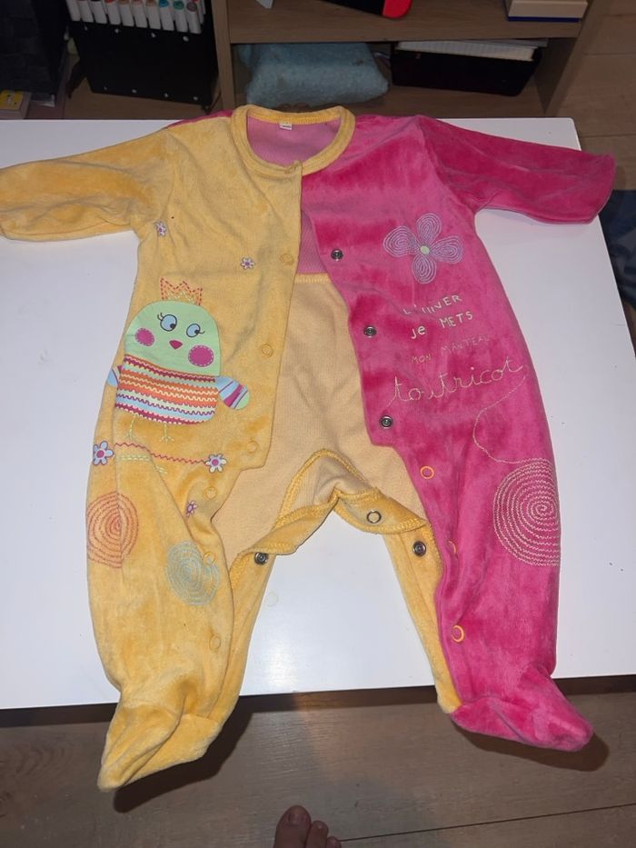 Lot de pyjamas bébé 3 mois - photo numéro 3