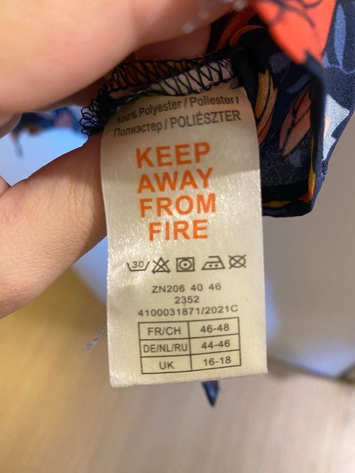 Blouse neuve - photo numéro 4